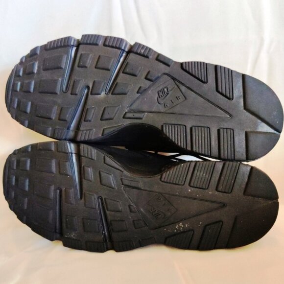 Nike Men\'s 2020 Air Huarache in Suede Triple Black, Size 9.5-10, EUC main image 9